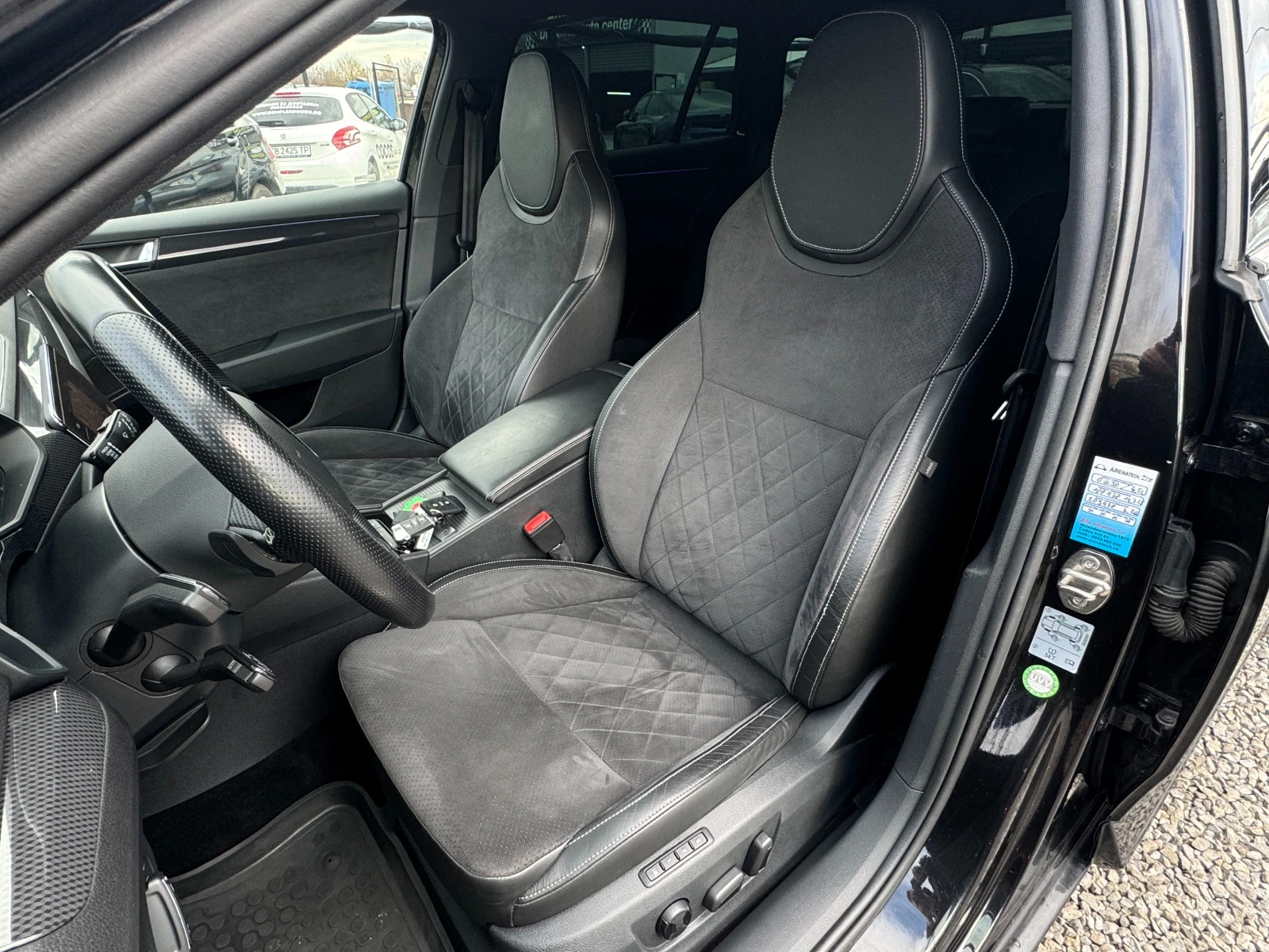 Skoda Superb 2.0TDI ! SportLine ! SWISS ! - изображение 7