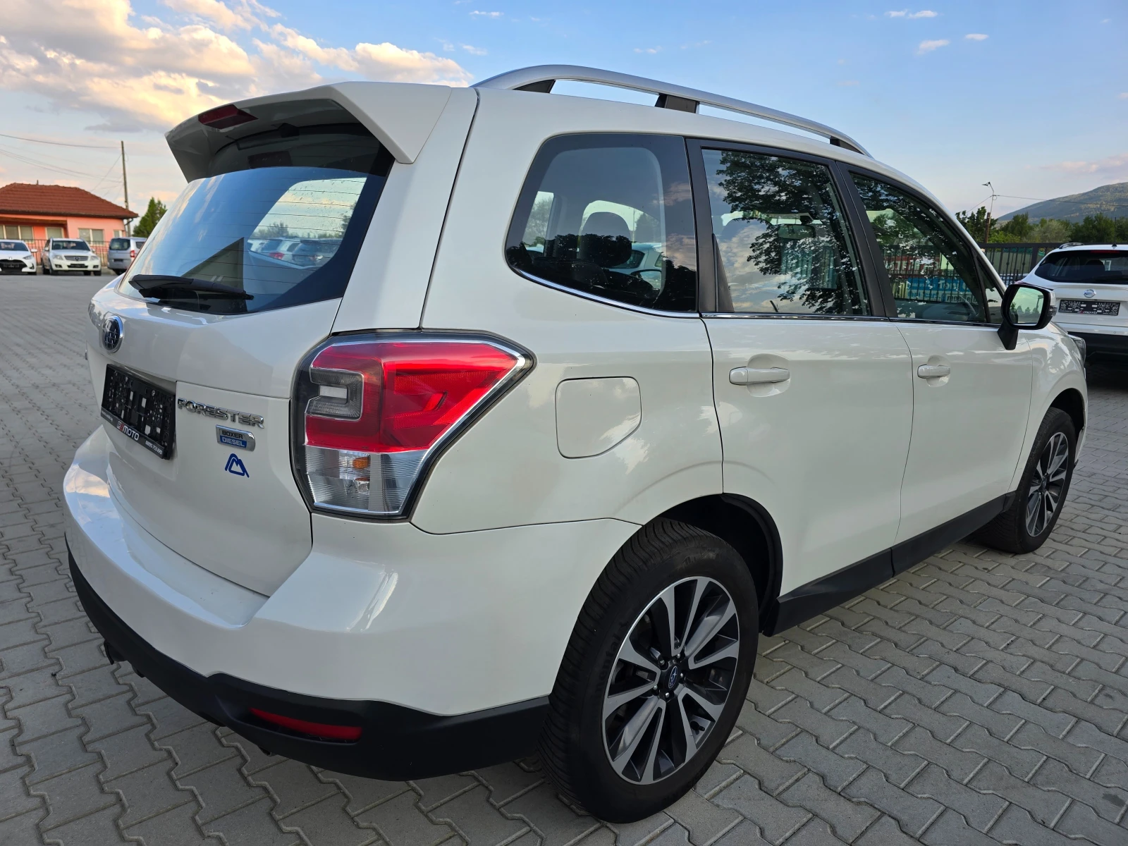 Subaru Forester 2.0D, 147к.с., Кожа, Подгрев, Камера, Автомат! - изображение 3