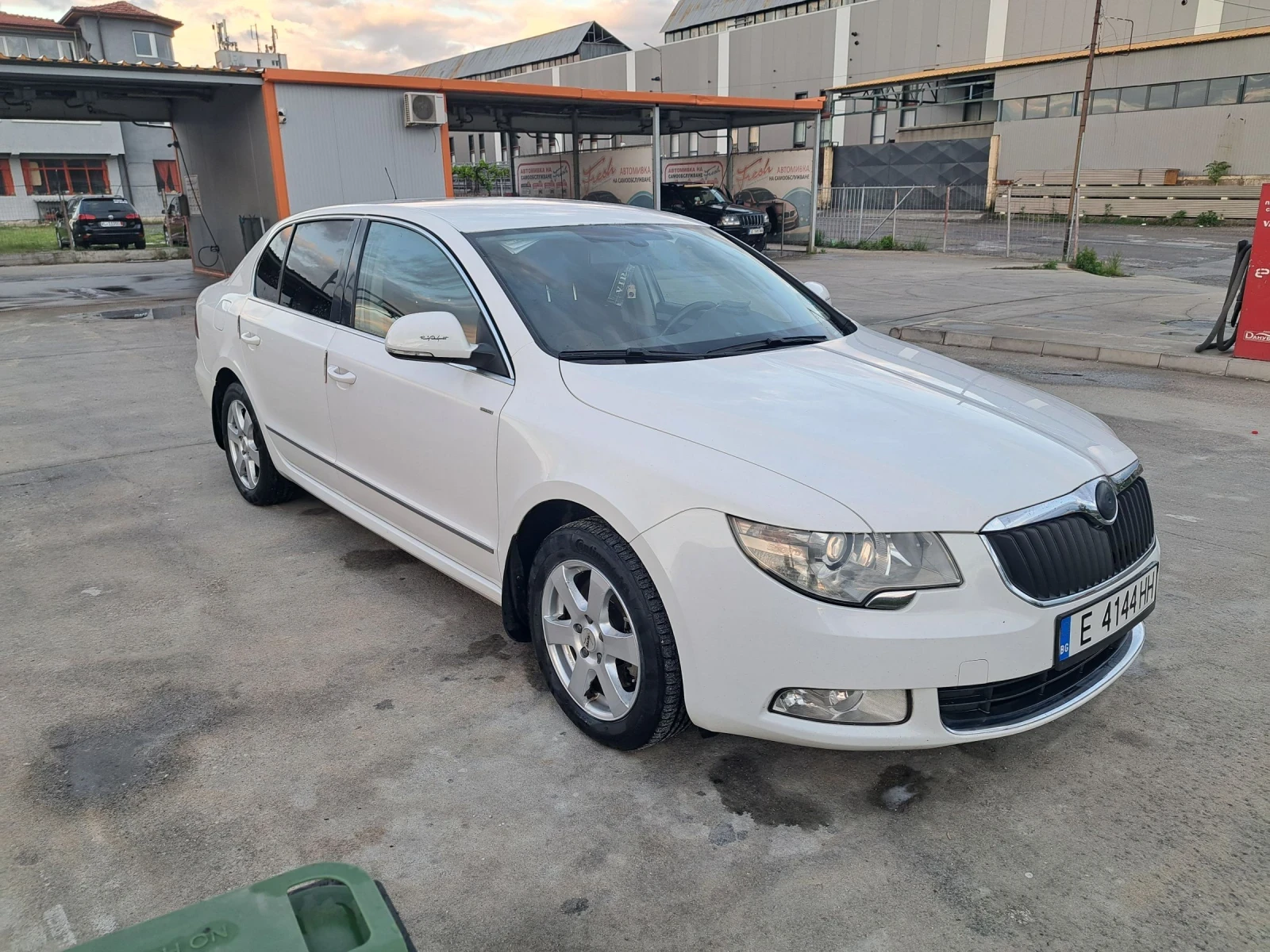 Skoda Superb 2.0 Дизел - изображение 2