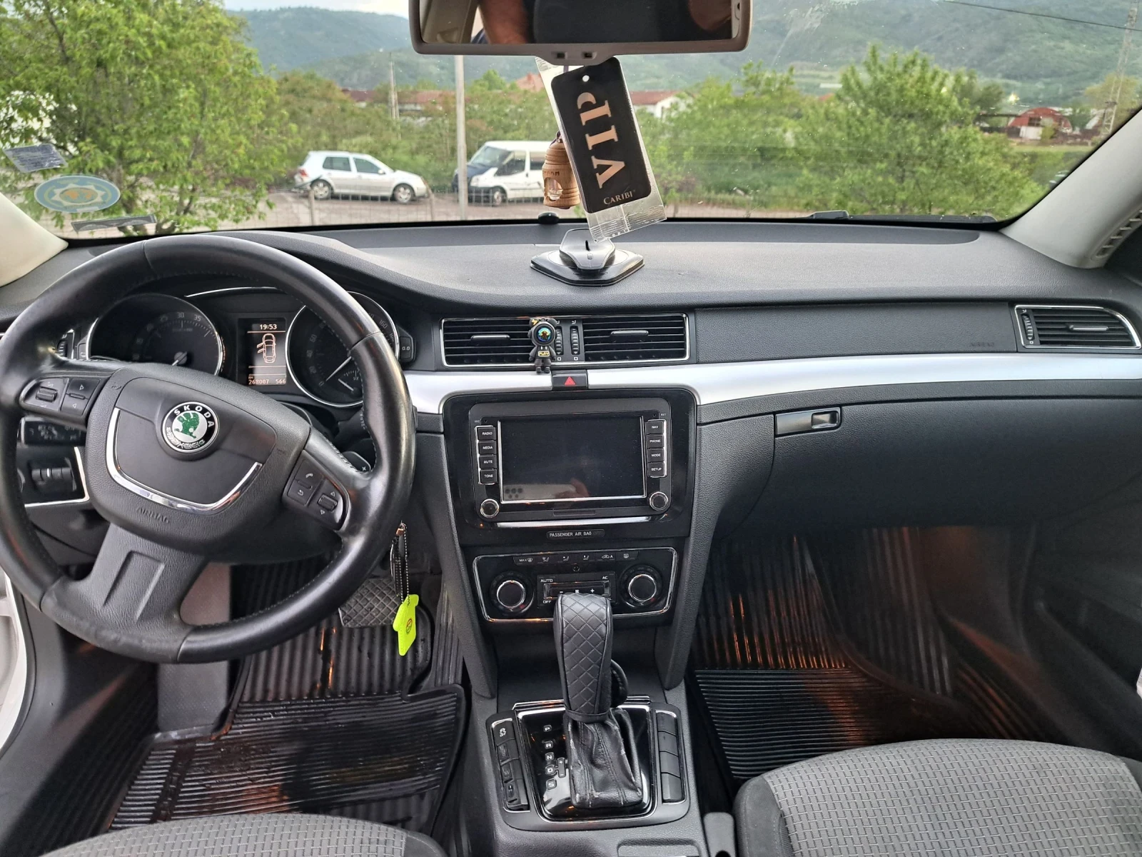 Skoda Superb 2.0 Дизел - изображение 10