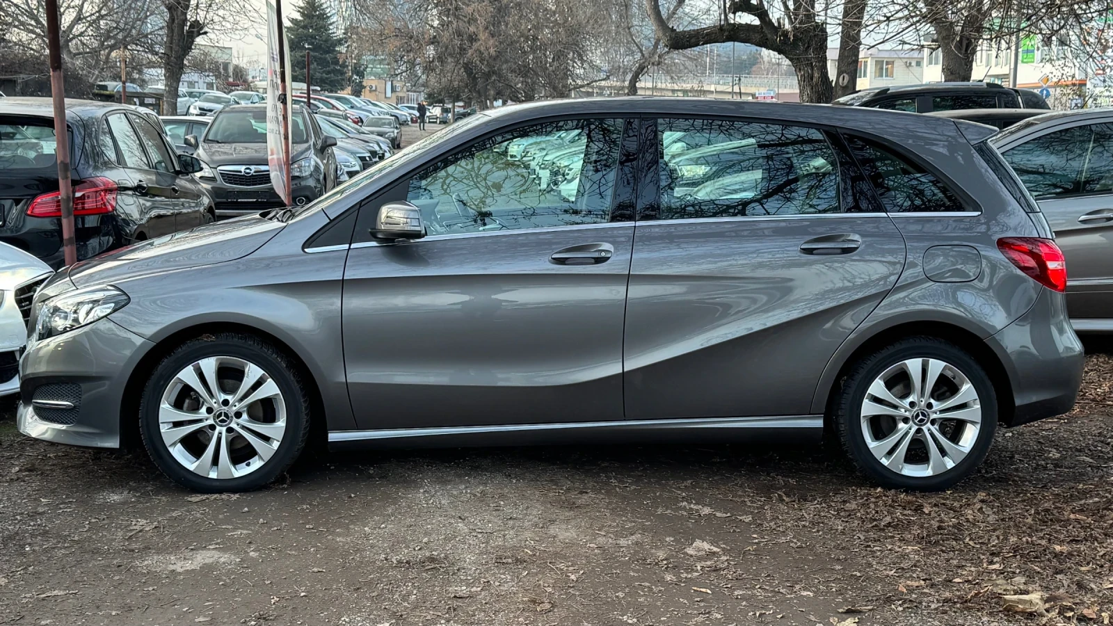 Mercedes-Benz B 180 Нов Автомобил!! Фул Екстри!! - изображение 8