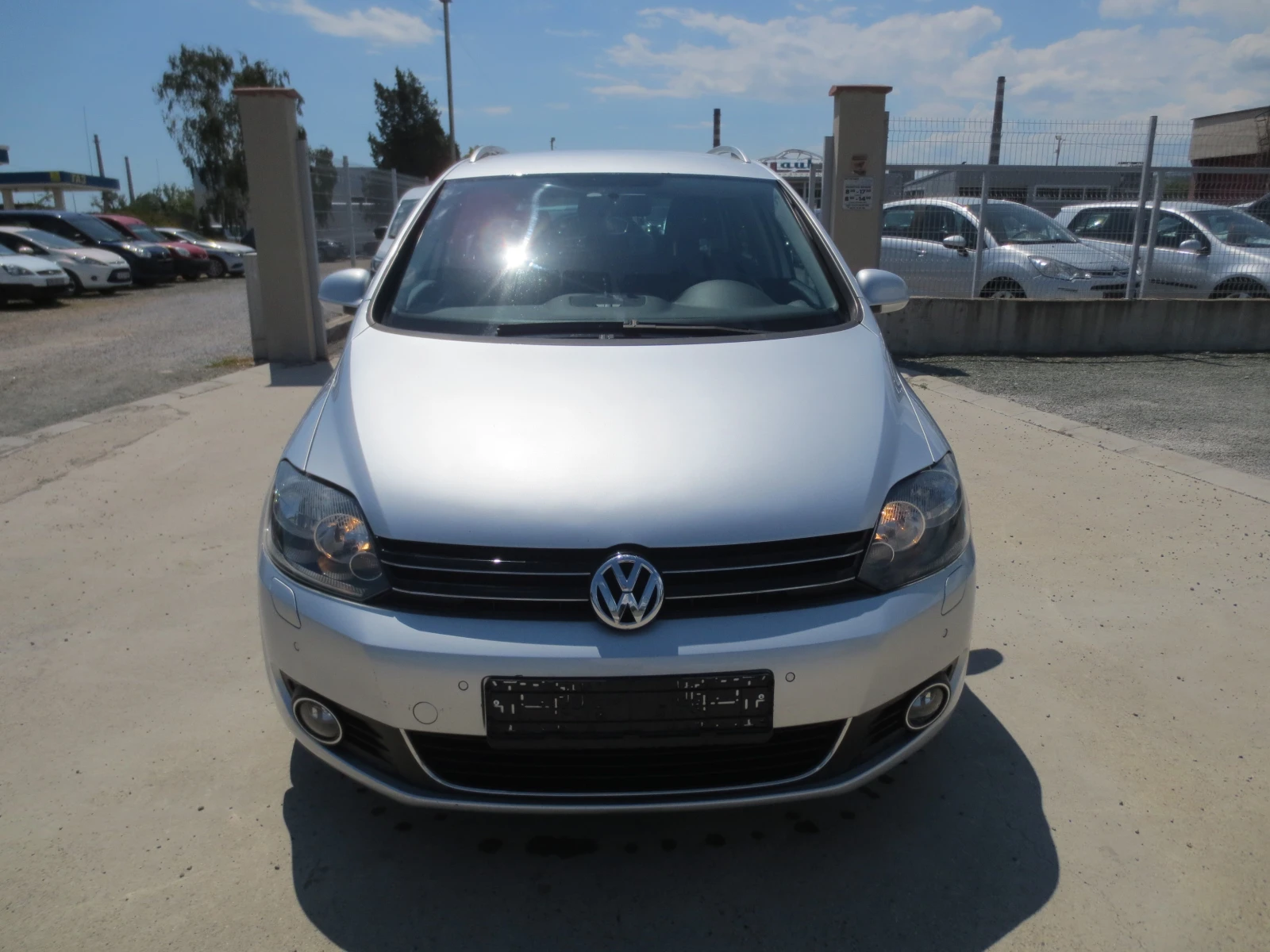 VW Golf Plus 1.6 TDI, снимка 2 - Автомобили и джипове - 53230586