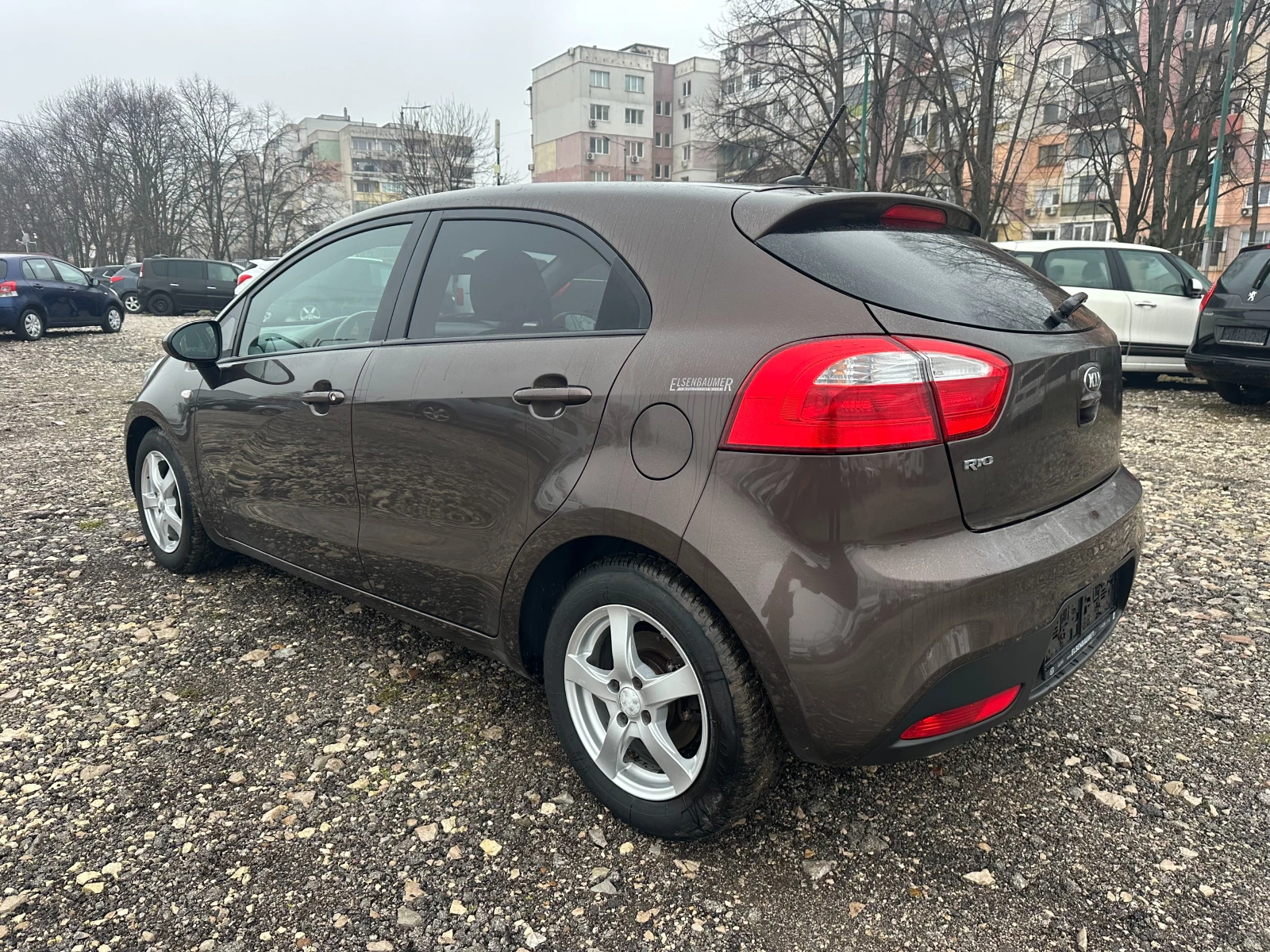 Kia Rio 1.25i 69kc EURO 5b - изображение 3