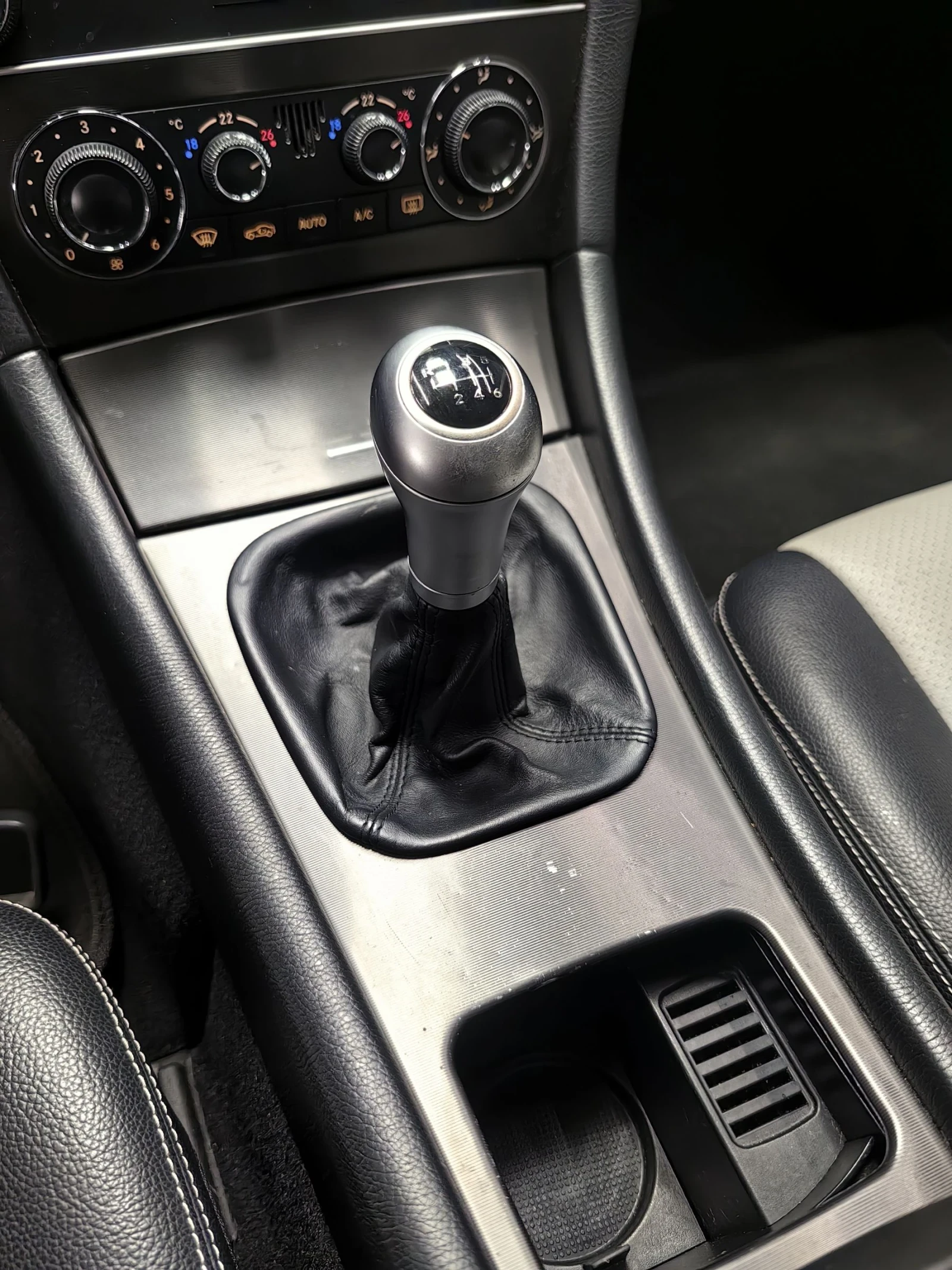 Mercedes-Benz C 200 CDI* КОЖА* РЕГ* ПОДГРЕВ* МУЛТИ* РЕАЛНИ КМ* ПЕРФЕКТ - изображение 7