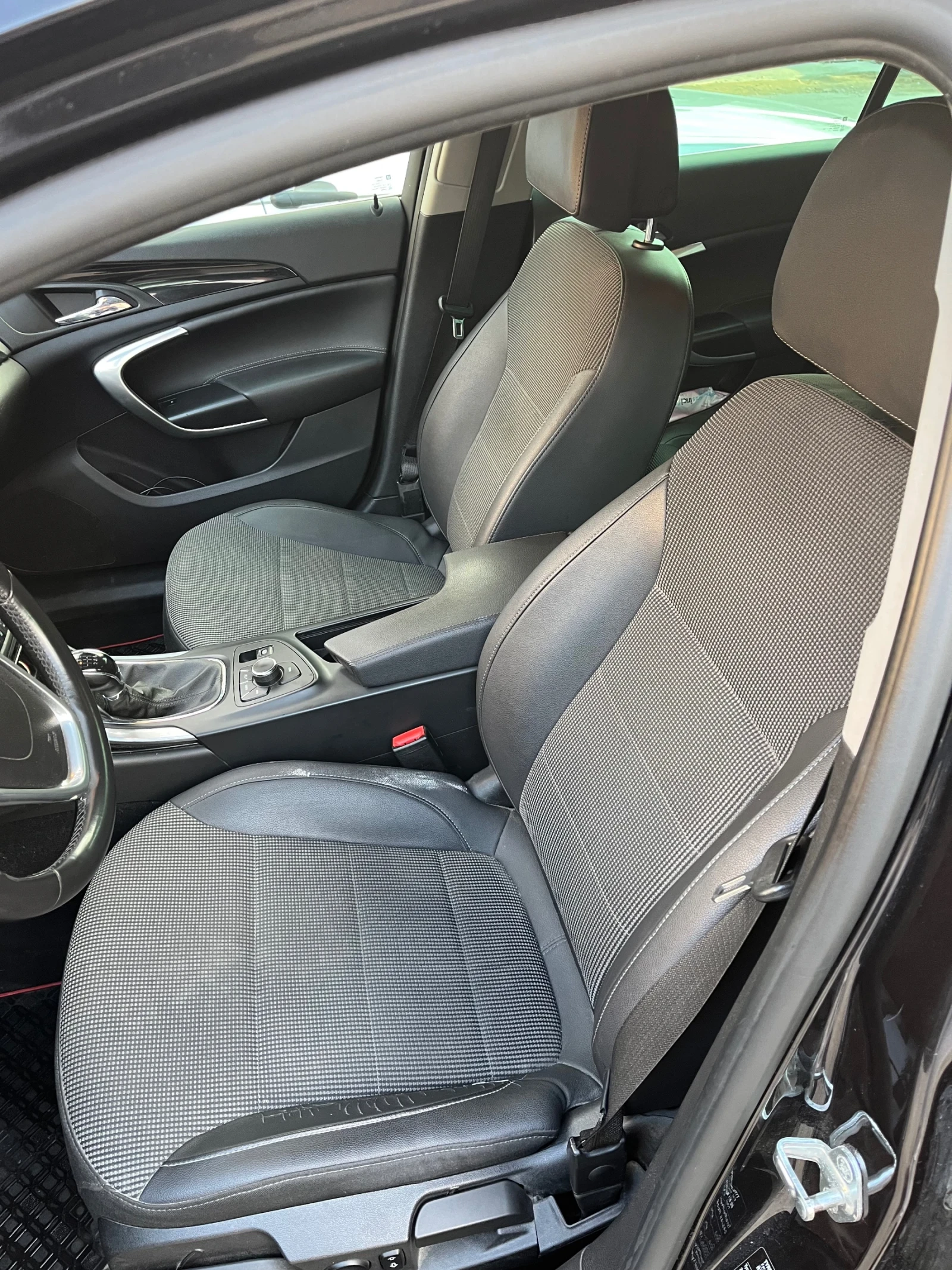 Opel Insignia, снимка 6 - Автомобили и джипове - 53725910