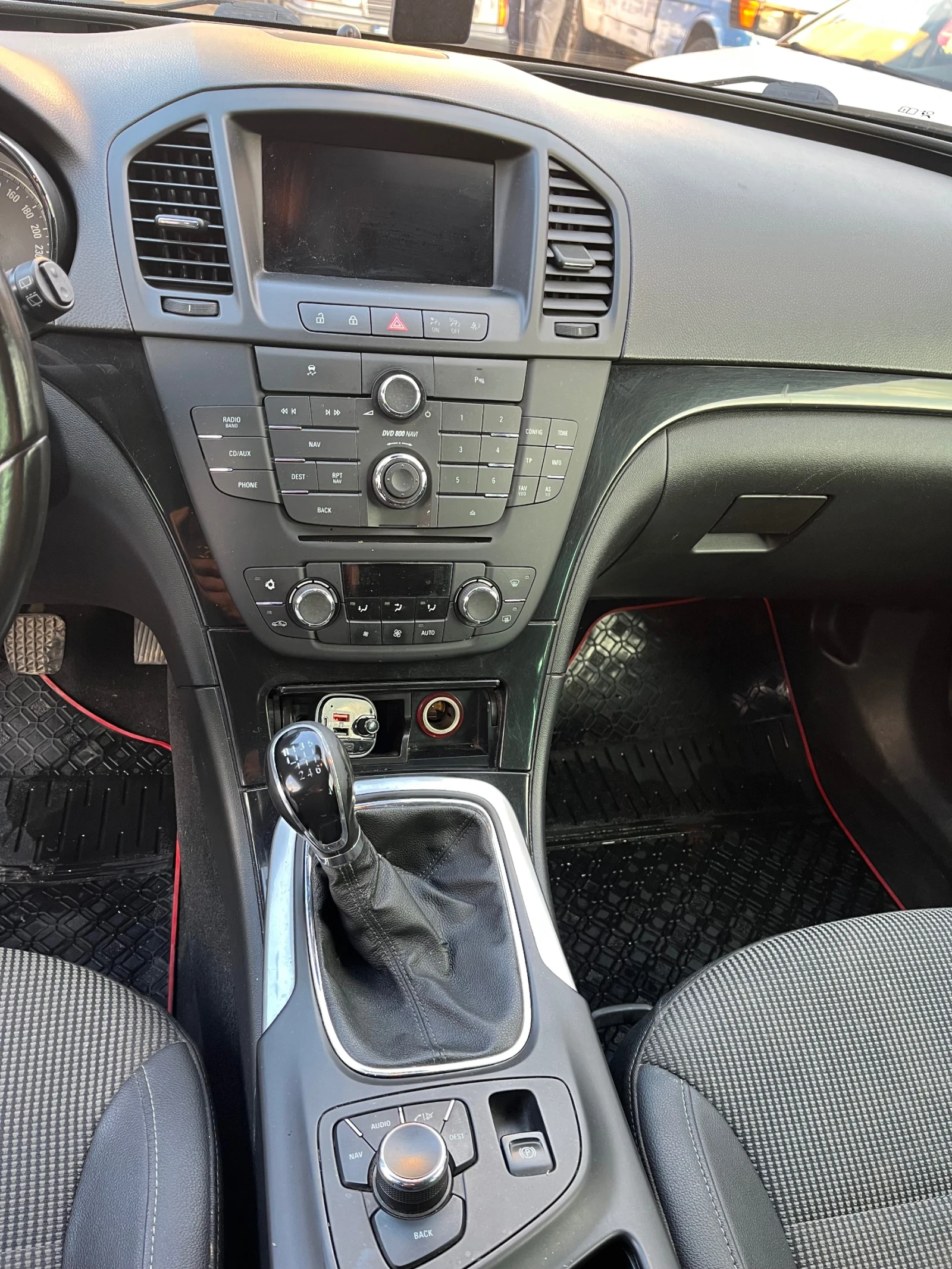 Opel Insignia, снимка 8 - Автомобили и джипове - 53725910