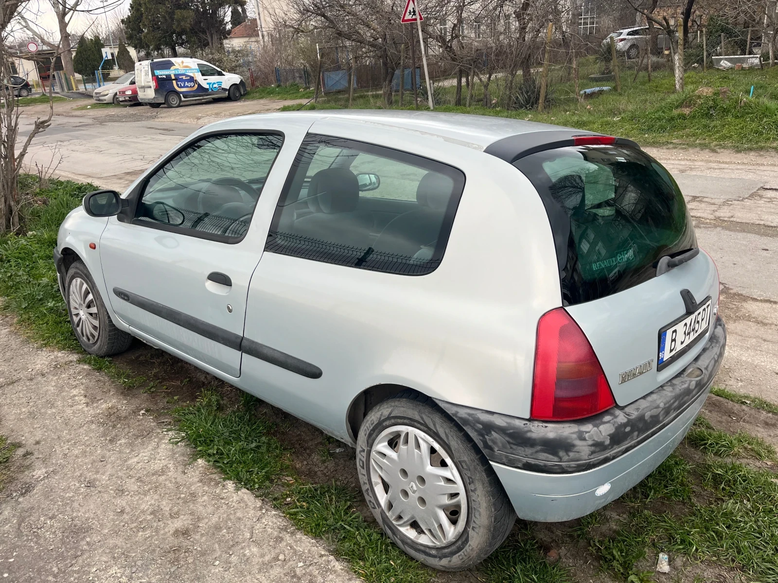 Renault Clio 1.4  16v, снимка 4 - Автомобили и джипове - 53934455