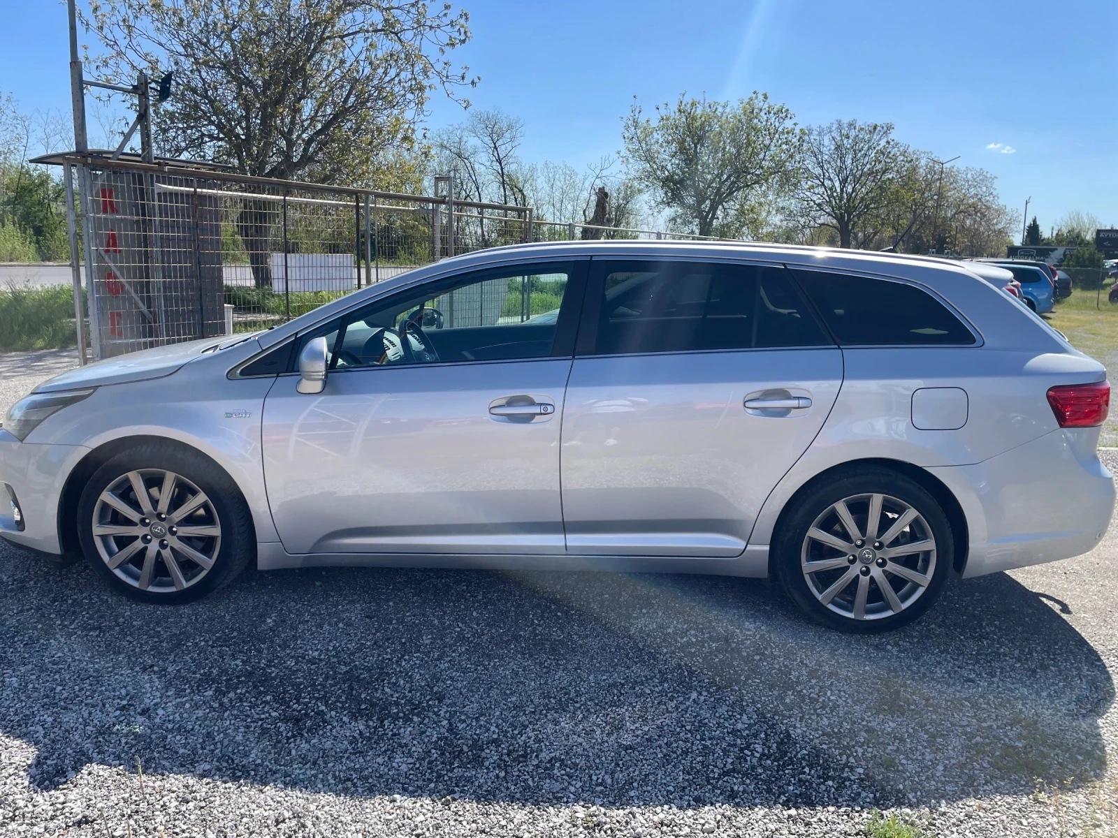 Toyota Avensis 2.2.D-CAT.FACE, снимка 4 - Автомобили и джипове - 54320617