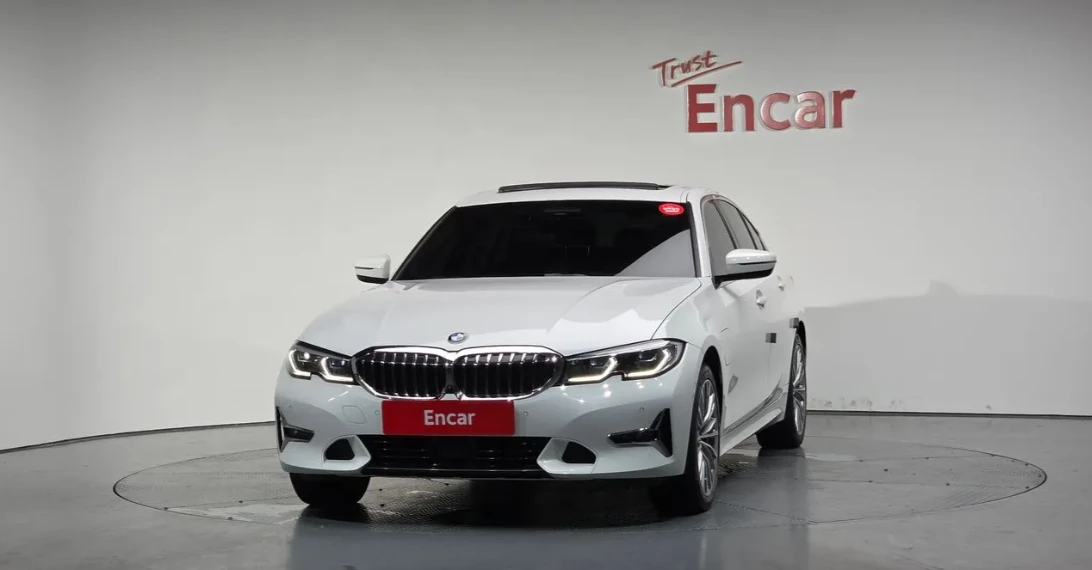BMW 330 Luxury, снимка 2 - Автомобили и джипове - 54430163