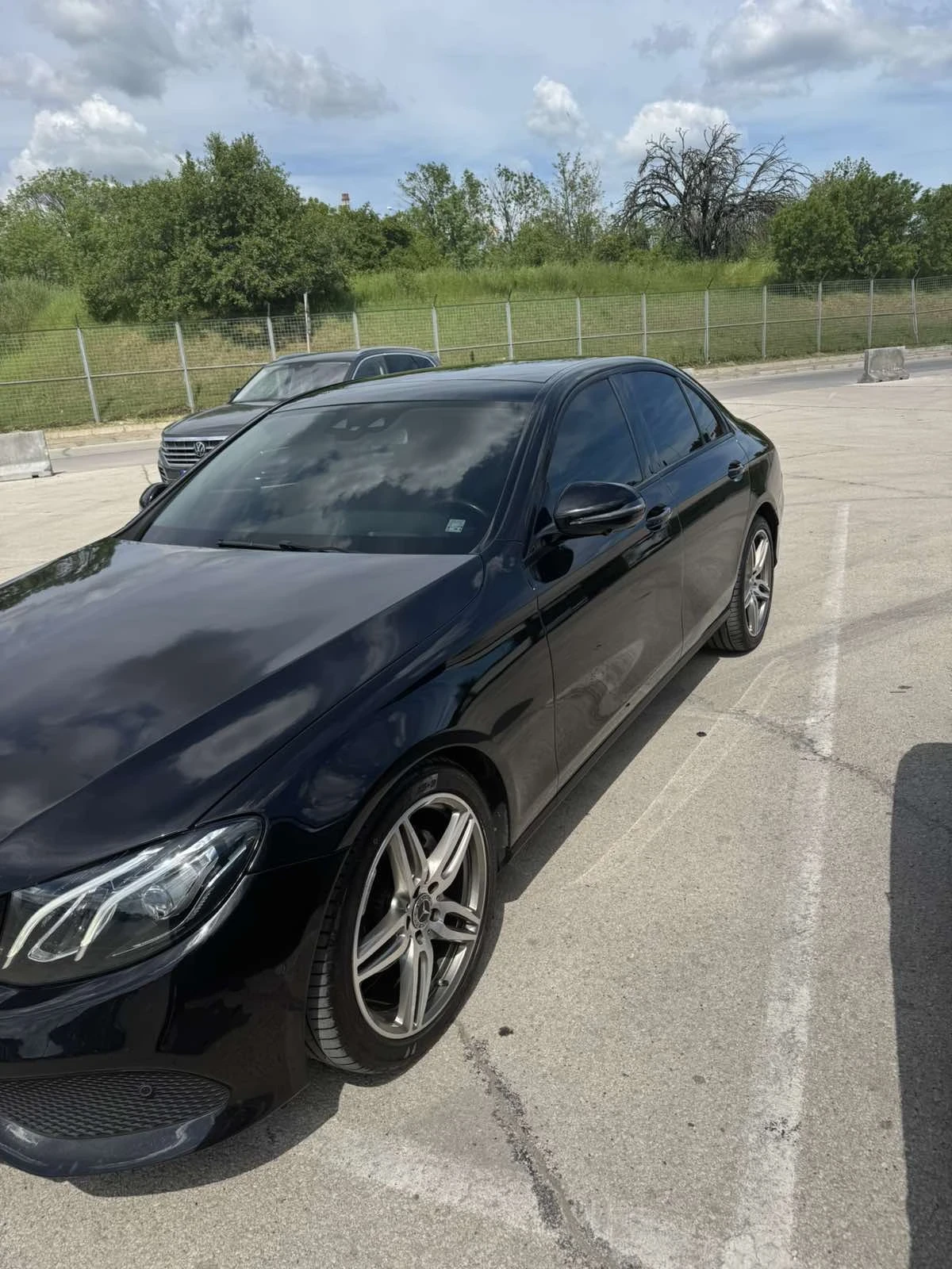 Mercedes-Benz E 220, снимка 3 - Автомобили и джипове - 54611056