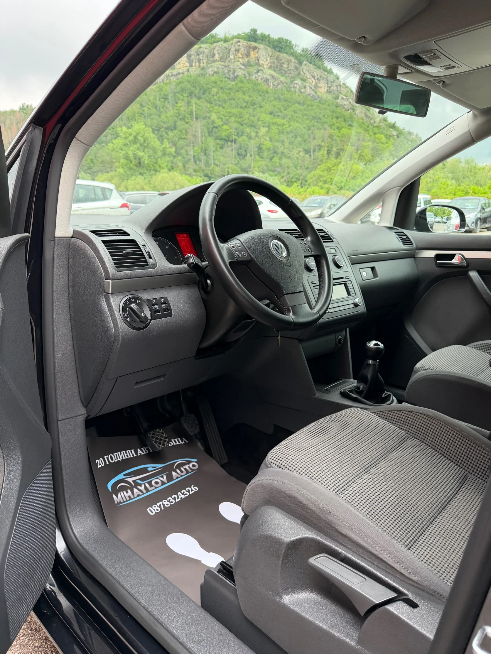 VW Touran 1.9TDI 174 450KM/KLIMATRONIK/PARKTRONIK/ЛЕТИ.ДЖ, снимка 9 - Автомобили и джипове - 54660864