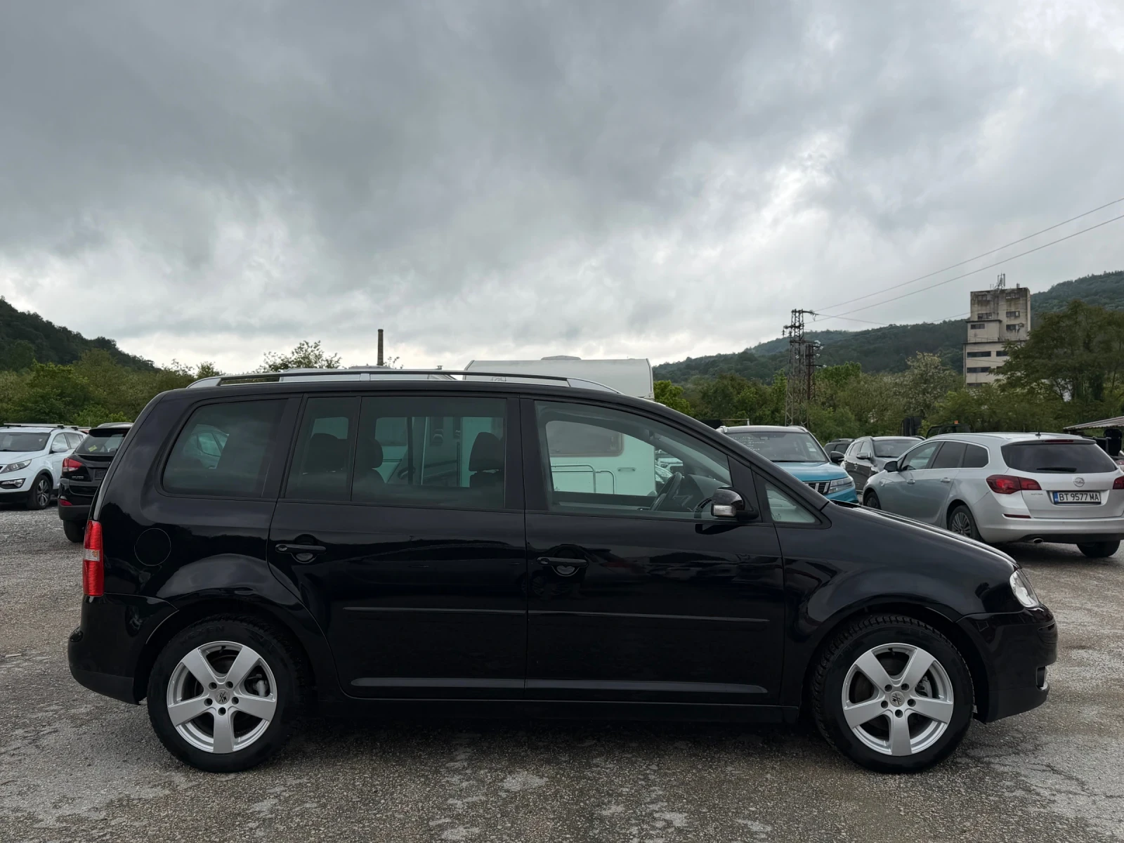 VW Touran 1.9TDI 174 450KM/KLIMATRONIK/PARKTRONIK/ЛЕТИ.ДЖ, снимка 2 - Автомобили и джипове - 54660864