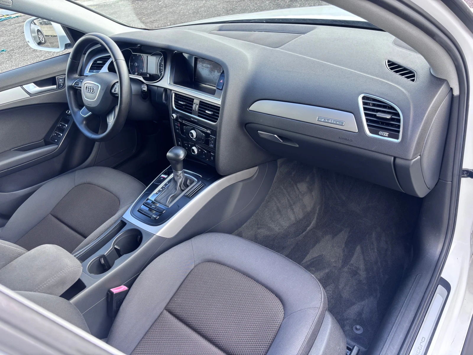 Audi A4 Allroad 2.0 TDI quattro, снимка 11 - Автомобили и джипове - 54760987