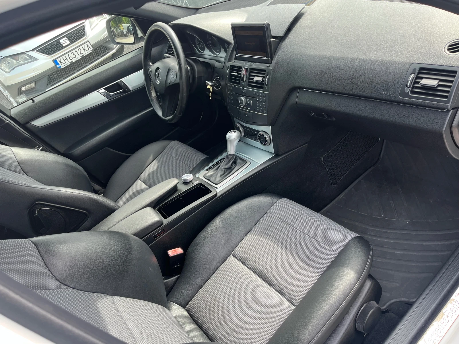Mercedes-Benz C 220 Avantgarde, снимка 5 - Автомобили и джипове - 54855656
