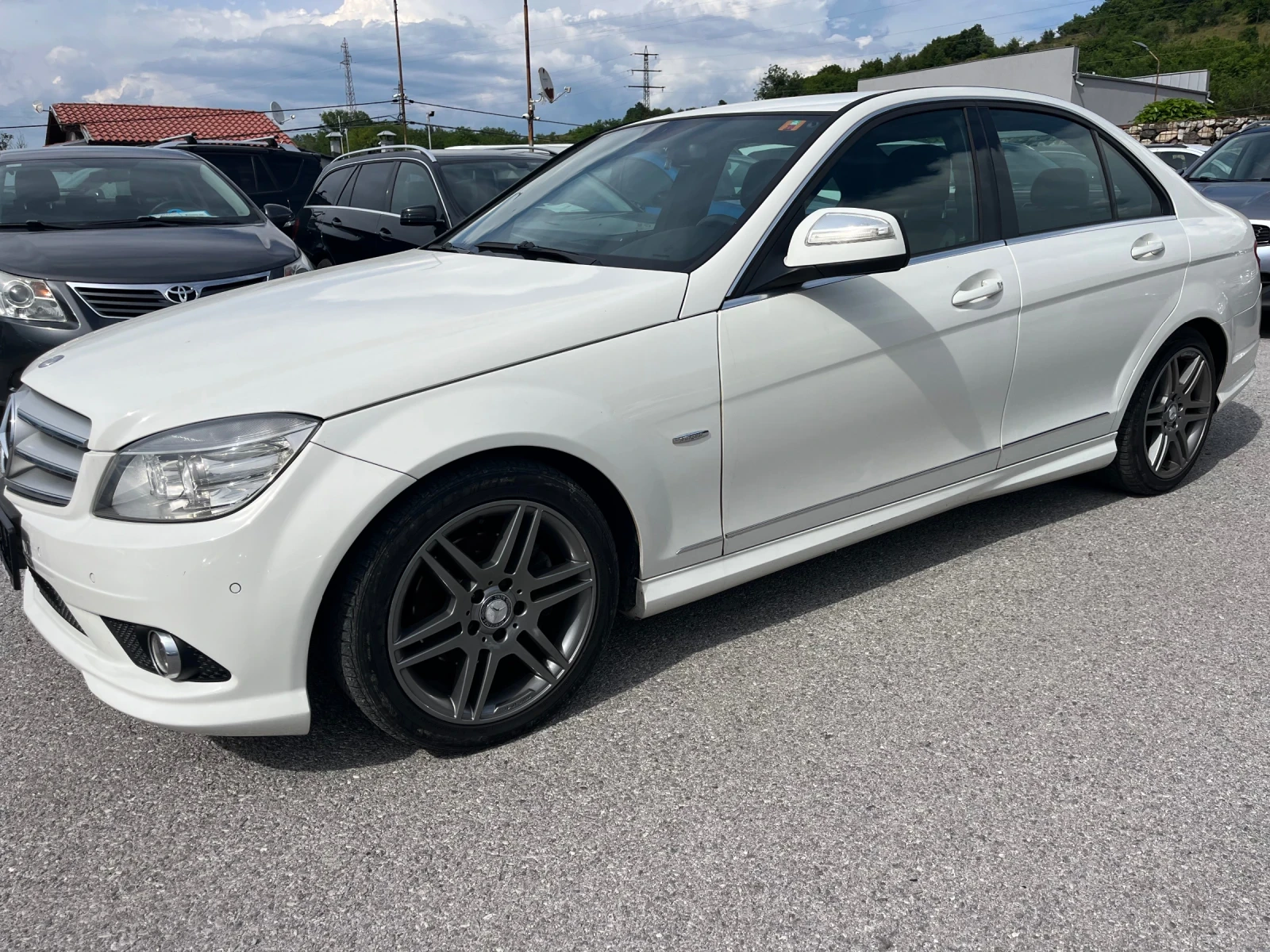 Mercedes-Benz C 220 Avantgarde, снимка 4 - Автомобили и джипове - 54855656