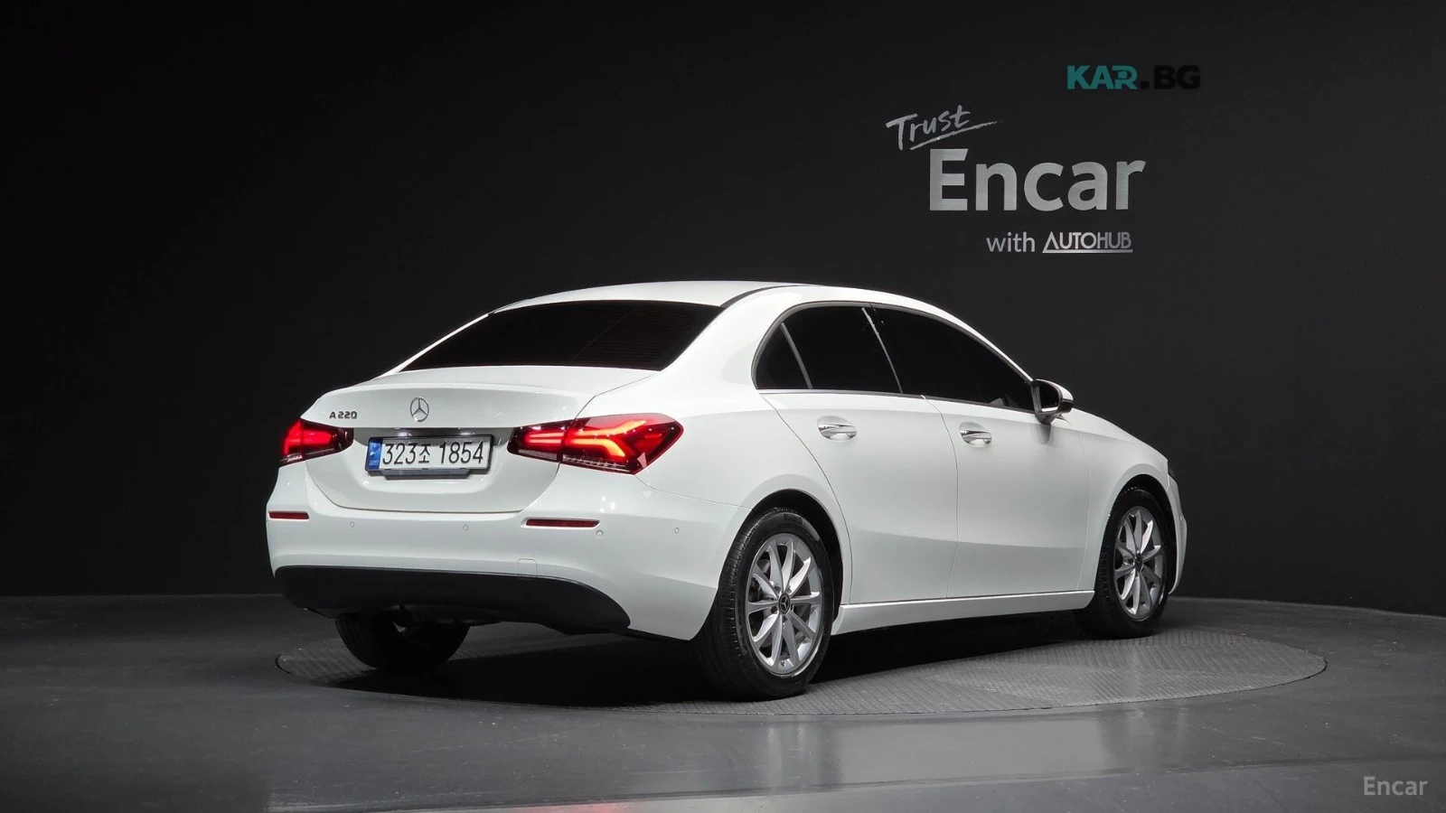 Mercedes-Benz A 220 * SEDAN* KEYLESS* Camera* ПОДГРЕВ* , снимка 2 - Автомобили и джипове - 55062525