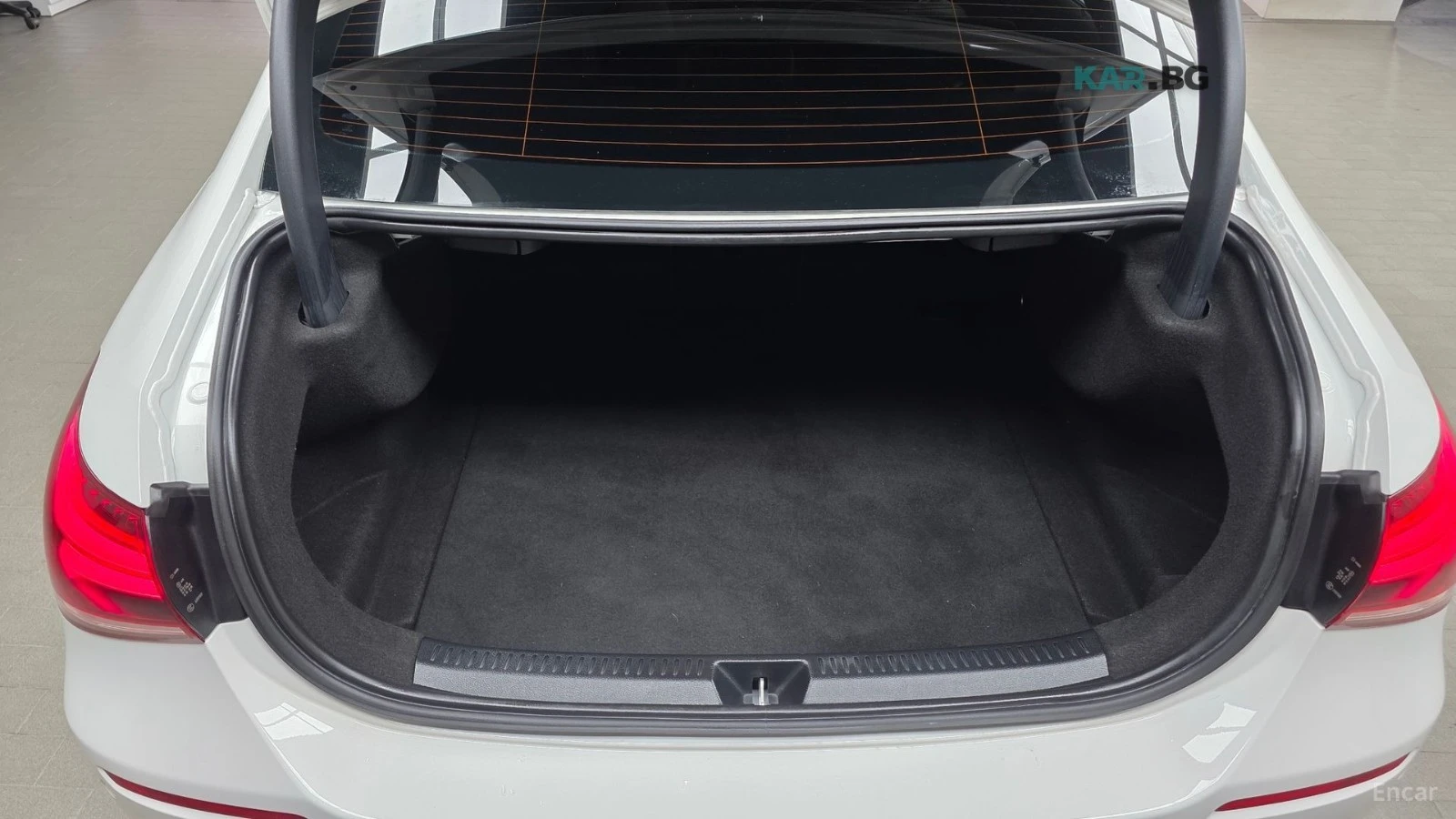 Mercedes-Benz A 220 * SEDAN* KEYLESS* Camera* ПОДГРЕВ* , снимка 17 - Автомобили и джипове - 55062525