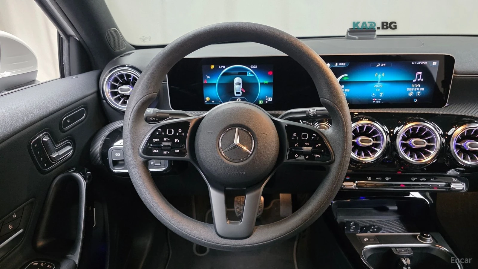 Mercedes-Benz A 220 * SEDAN* KEYLESS* Camera* ПОДГРЕВ* , снимка 13 - Автомобили и джипове - 55062525