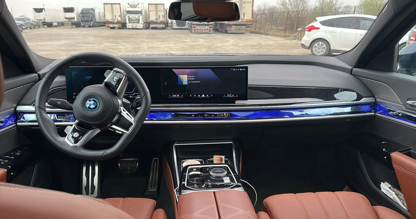 BMW 750 e xDrive M-Sport PRO, снимка 4 - Автомобили и джипове - 55583846