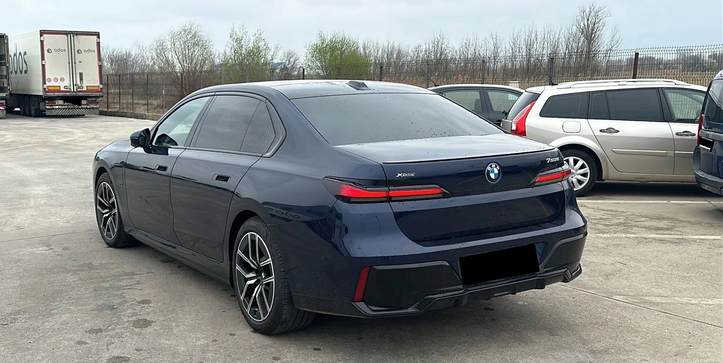 BMW 750 e xDrive M-Sport PRO, снимка 3 - Автомобили и джипове - 55583846