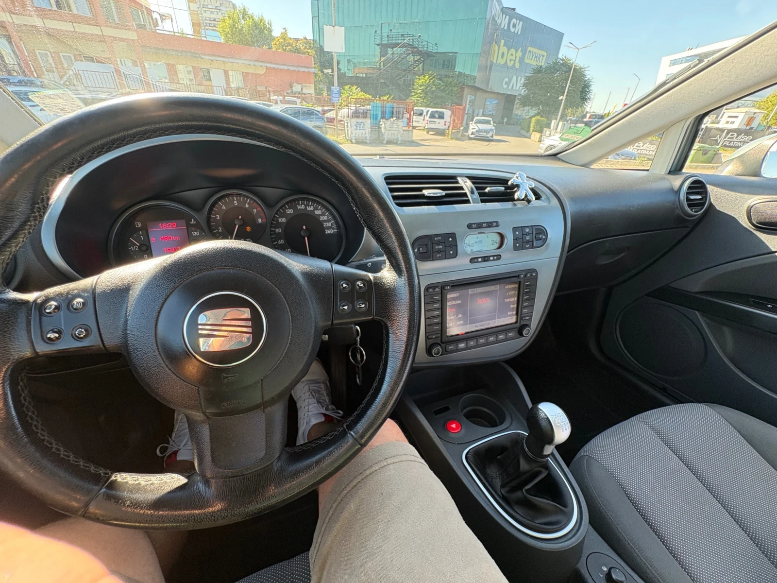 Seat Leon, снимка 8 - Автомобили и джипове - 55979996