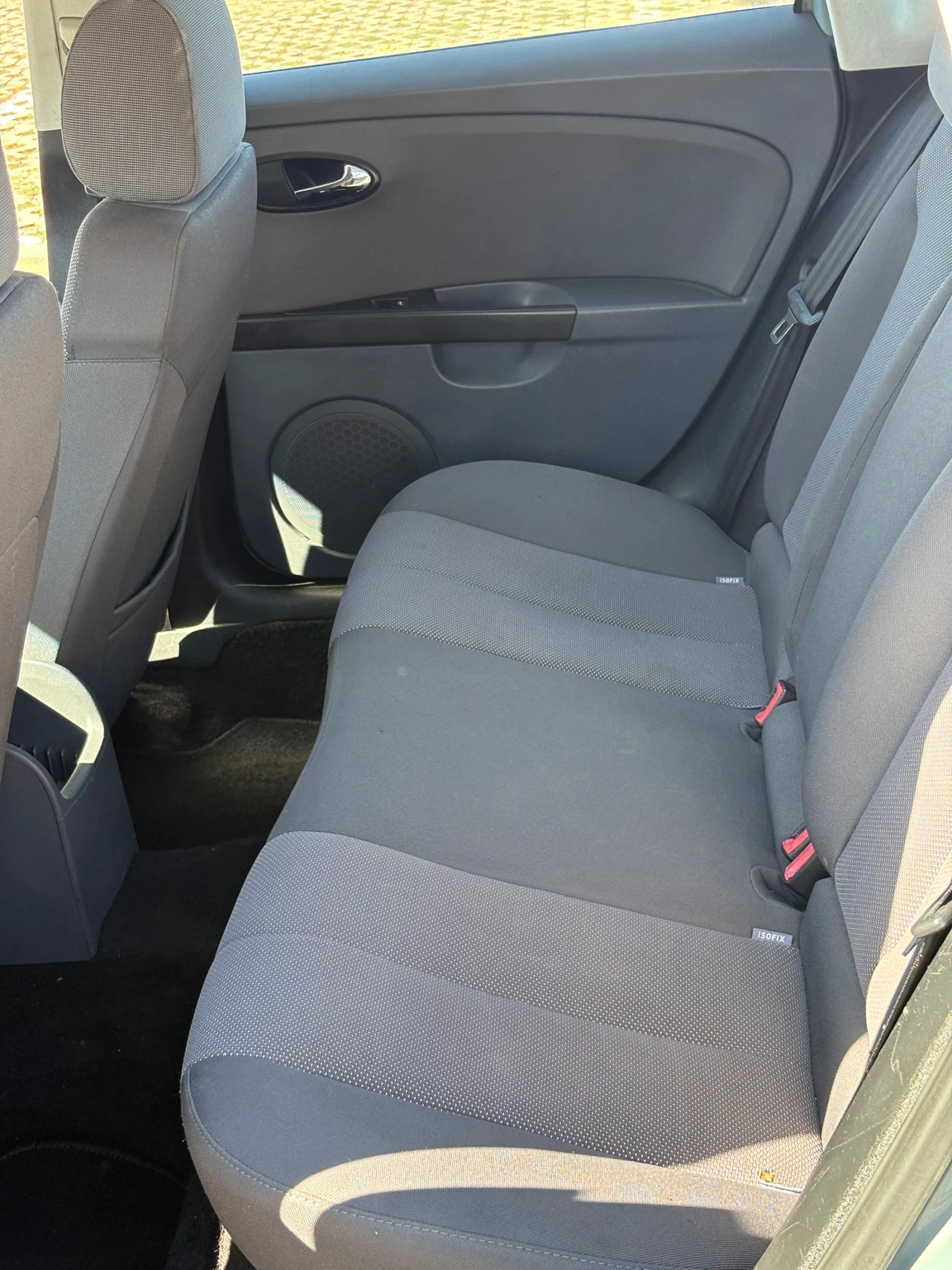 Seat Leon, снимка 13 - Автомобили и джипове - 55979996