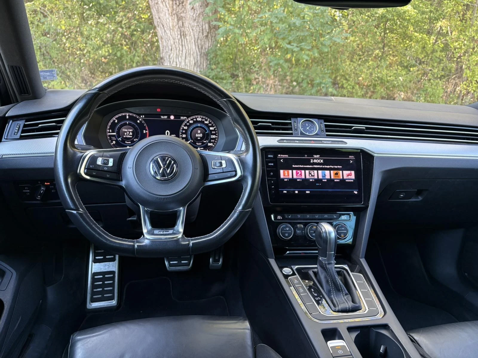 VW Passat R-Line 4x4 190кс Pano 360 Virtual Камерa Реални KM, снимка 7 - Автомобили и джипове - 56298083