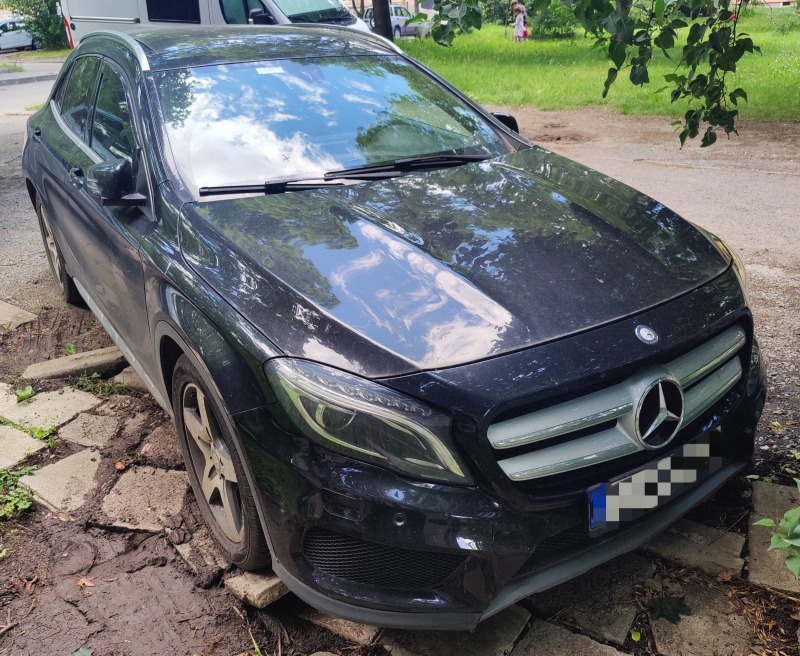 Mercedes-Benz GLA 220 4-matic, AMG пакет, снимка 1 - Автомобили и джипове - 45916572