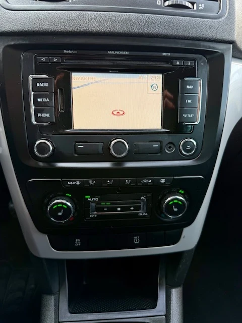 Skoda Yeti 2.0TDI-140-4x4-NAVI | Mobile.bg — изображение 14