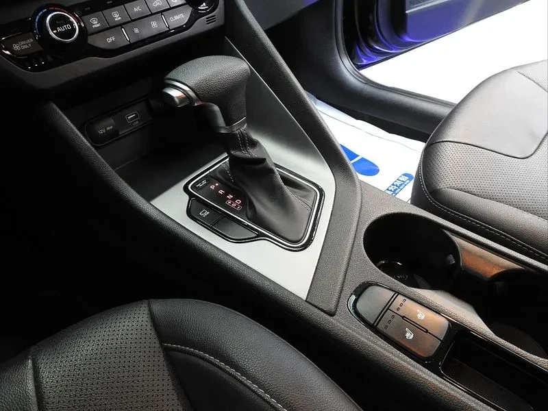 Kia Niro  1.6 Hev Luxury, снимка 15 - Автомобили и джипове - 56128298