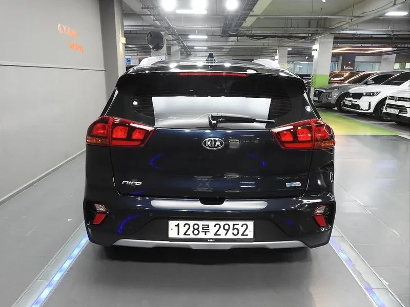 Kia Niro  1.6 Hev Luxury, снимка 4 - Автомобили и джипове - 56128298