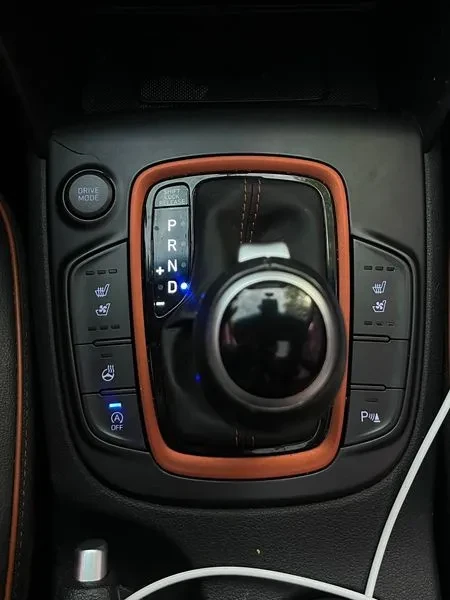 Hyundai Kona Diesel 1.6 2Wd Premium, снимка 17 - Автомобили и джипове - 56129646