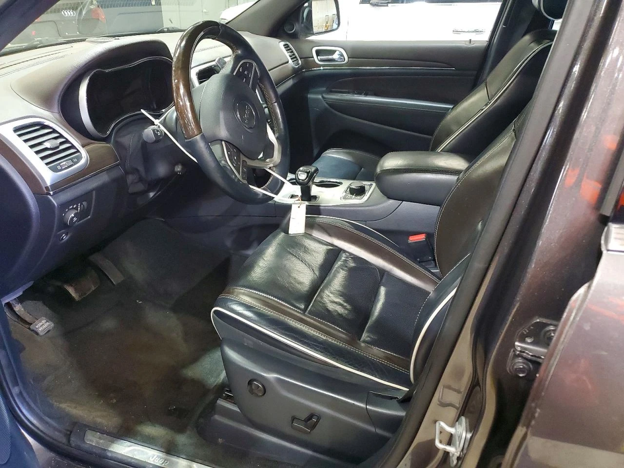 Jeep Grand cherokee OVERLAND, снимка 9 - Автомобили и джипове - 53825233