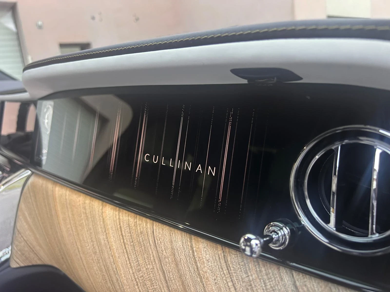 Rolls-Royce Cullinan Cullinan Silver Badge, снимка 11 - Автомобили и джипове - 54056988
