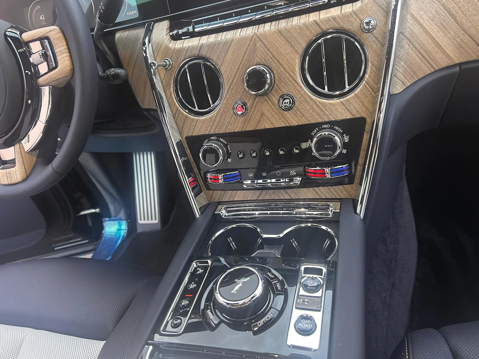 Rolls-Royce Cullinan Cullinan Silver Badge, снимка 12 - Автомобили и джипове - 54056988