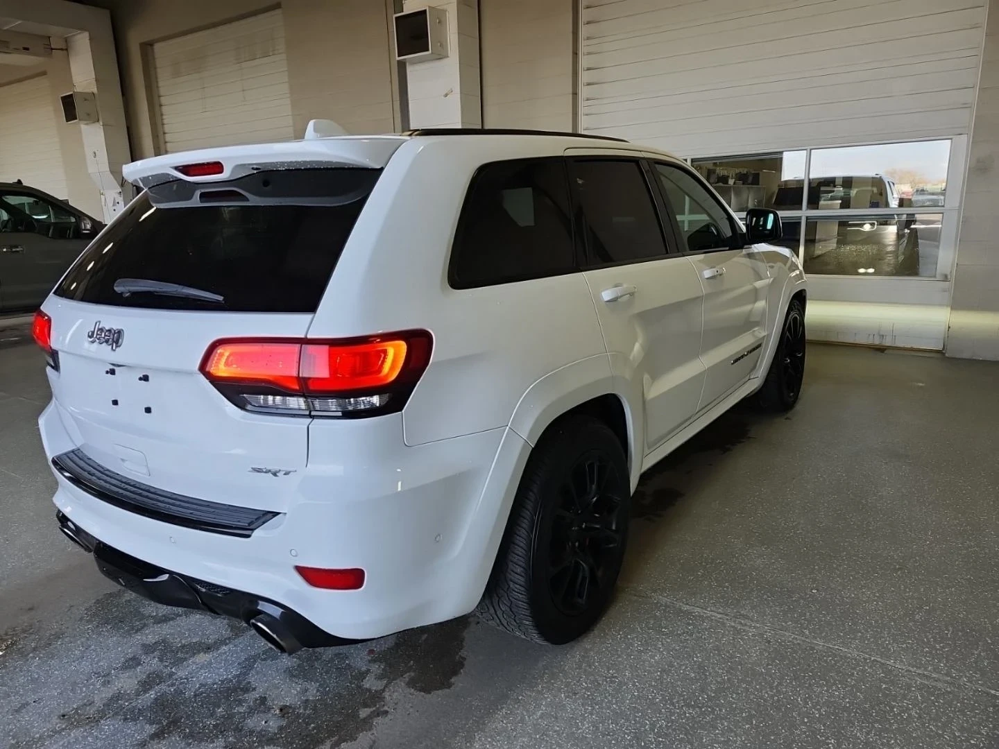 Jeep Grand cherokee SRT* 6.4* Подгрев* Обдух* Пано, снимка 3 - Автомобили и джипове - 54077819