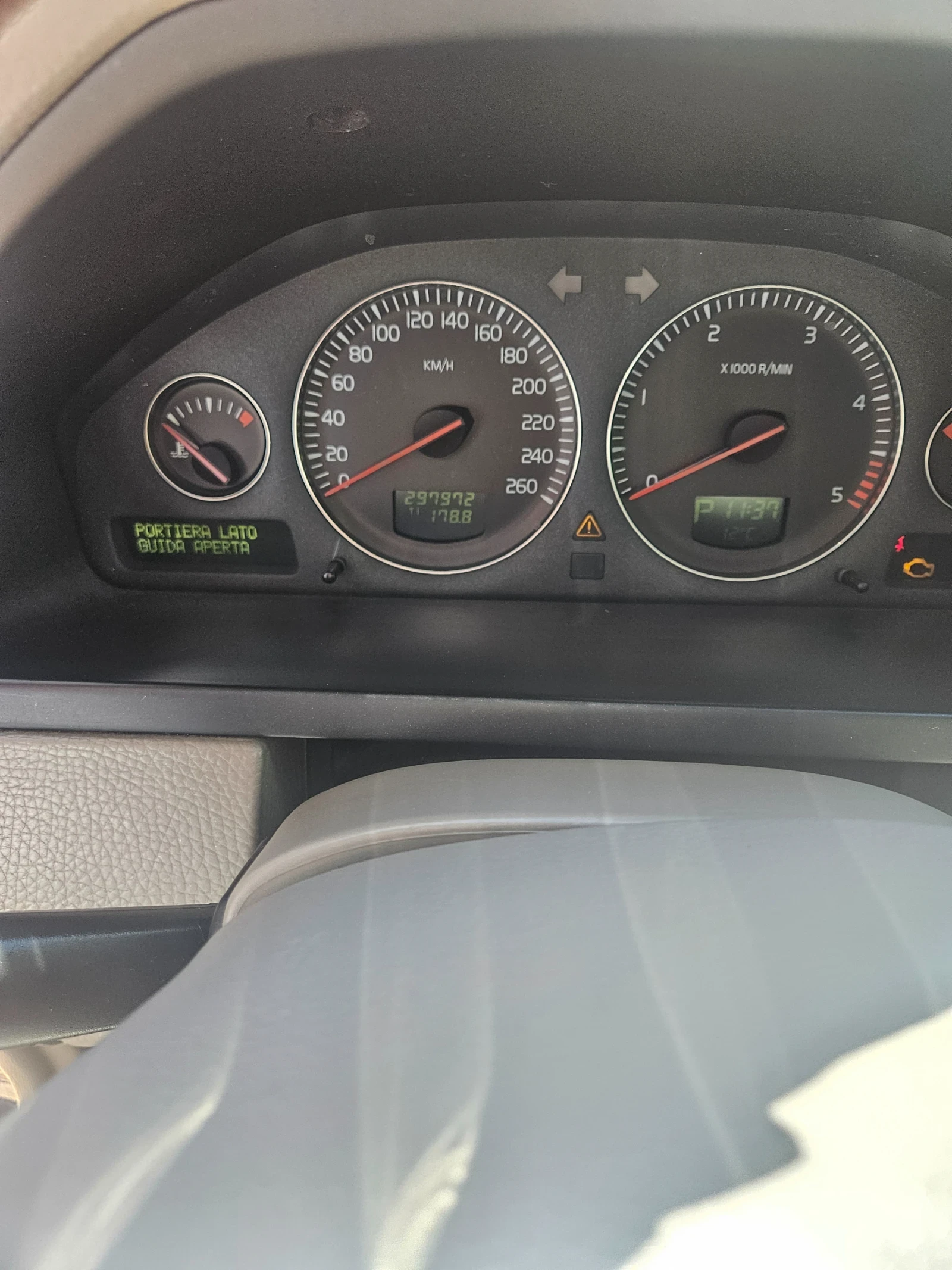Volvo Xc90, снимка 7 - Автомобили и джипове - 54541496