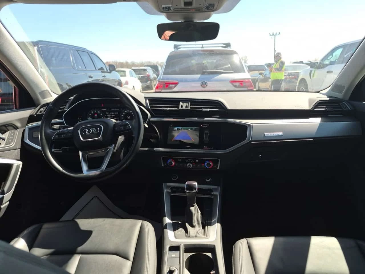 Audi Q3 * PROGRESSIV * CARFAX * БЕЗ ПЪРВОНАЧАЛНА ВНОСКА, снимка 10 - Автомобили и джипове - 54356695