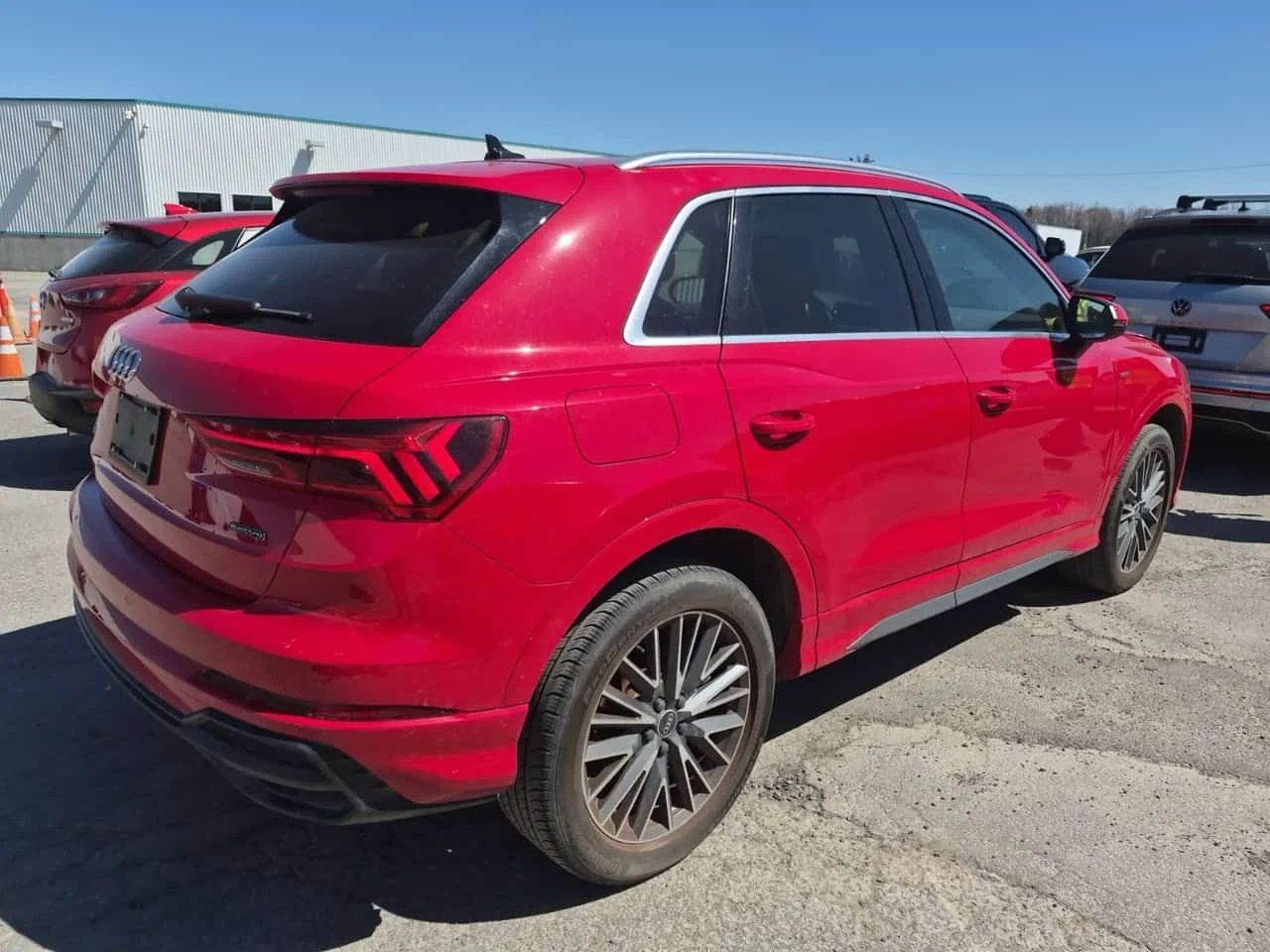 Audi Q3 * PROGRESSIV * CARFAX * БЕЗ ПЪРВОНАЧАЛНА ВНОСКА, снимка 3 - Автомобили и джипове - 54356695