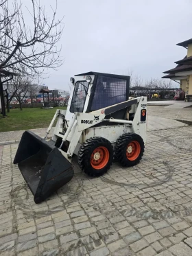 Мини челни товарачи Bobcat 725