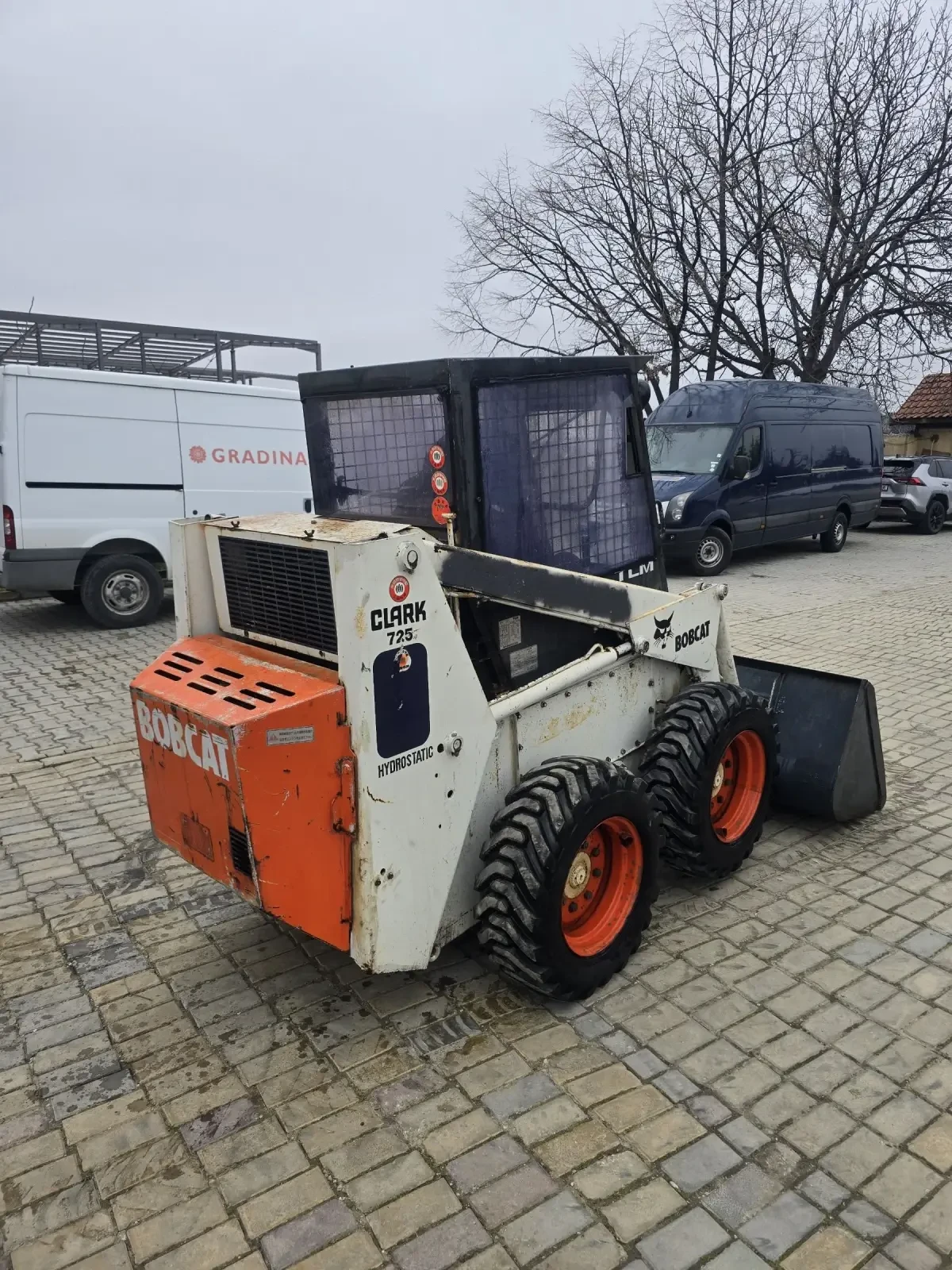 Мини челни товарачи Bobcat 725 - изображение 4