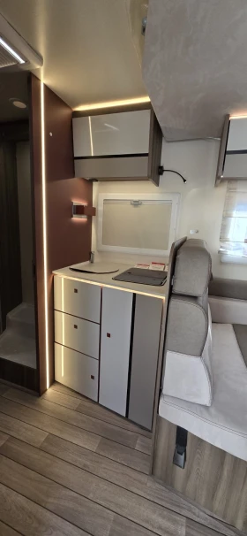 Кемпер ROLLER TEAM Kronos 284TL 2026, снимка 9