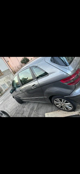 Mercedes-Benz B 200 Автомат, снимка 2