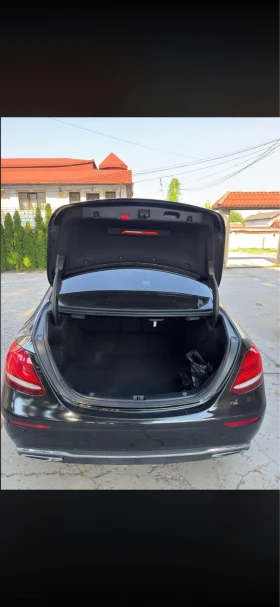Mercedes-Benz E 220, снимка 13