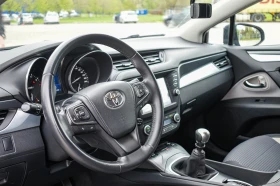 Toyota Avensis 1.8 VVTi KeyLess Go, Navi - 25999 лв. - 33254696 | Car24.bg
