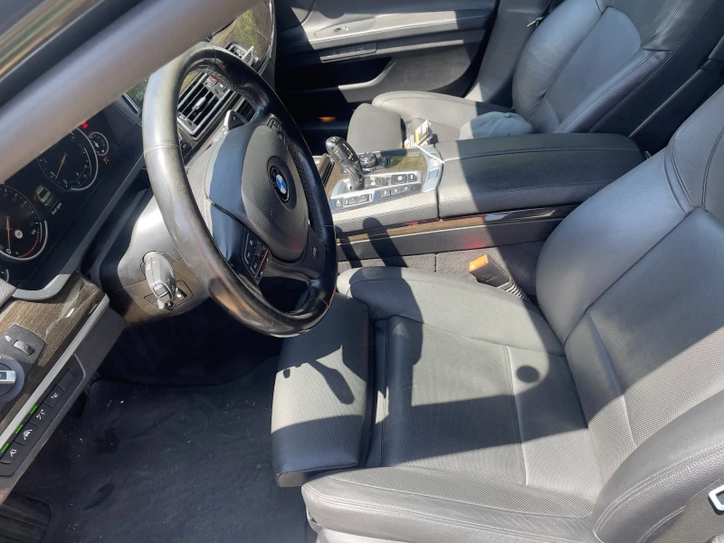 BMW 750 xDrive LCI, снимка 17 - Автомобили и джипове - 47663652