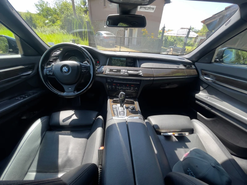 BMW 750 xDrive LCI, снимка 16 - Автомобили и джипове - 47663652