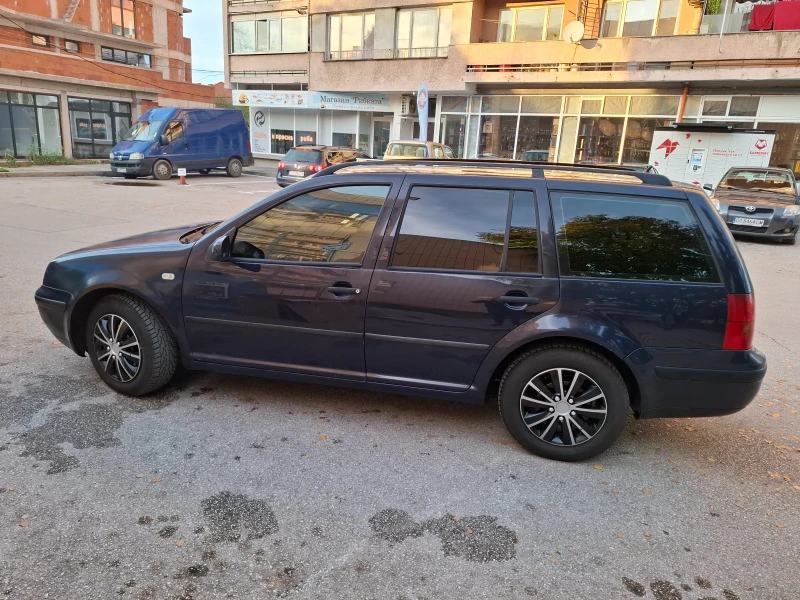 VW Golf, снимка 4 - Автомобили и джипове - 48036353