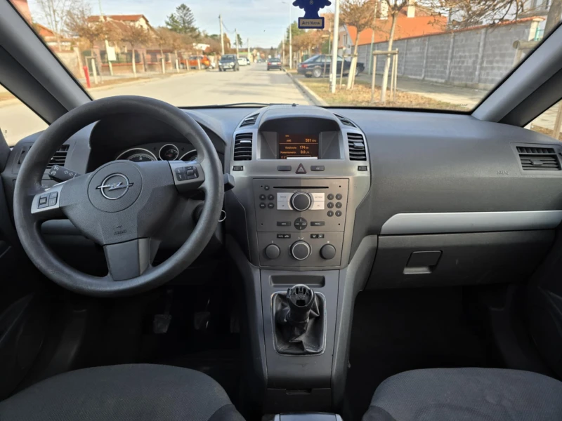 Opel Zafira, снимка 9 - Автомобили и джипове - 48285293