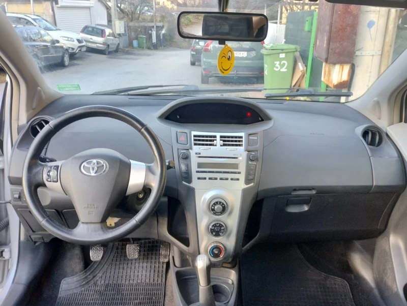 Toyota Yaris 1.4 D4D цена до 25.12, снимка 11 - Автомобили и джипове - 48282246